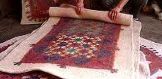 برگزاری دوره آموزشی رایگان ویژه شاغلان رشته نمدمالی در برگزاری دوره آموزشی رایگان ویژه شاغلان رشته نمدمالی در روستای سهل آباد زاوه