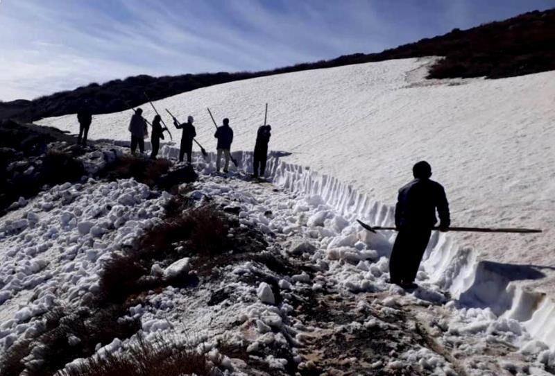 خبرنگاران ماجرای باز کردن یک راه روستایی در جیرفت